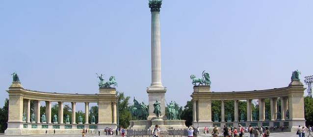 Place des héros Budapest
